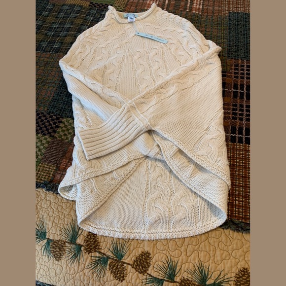 🧨CLEARANCE🧨 Cable Knit Ivory Poncho 52”x32” - Picture 3 of 4